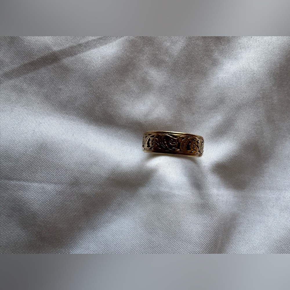 14k gold Artcarved wedding ring - Picture 3 of 10